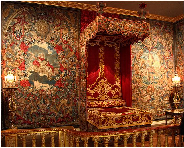 Louis Xiv State Bedroom 1700, King Louis Xvi Bed